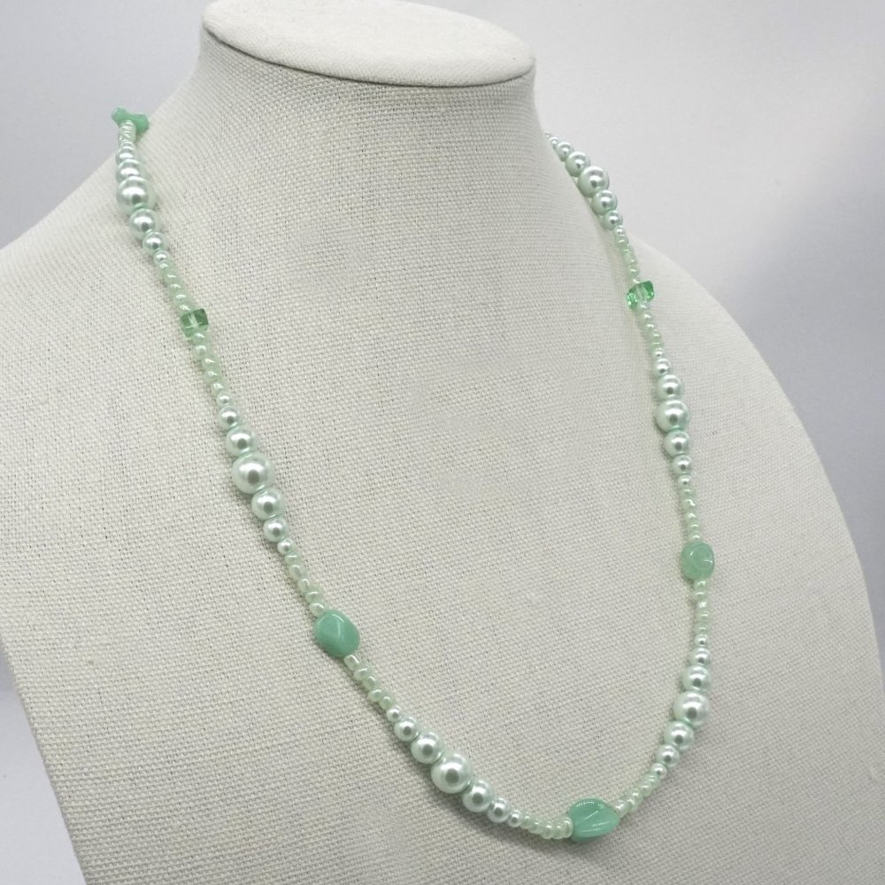 Necklace Pearls Seed beads Light Green Beads - Picture 5 of 5